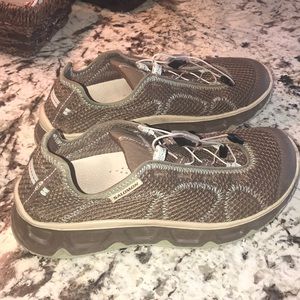 Salomon Shoes